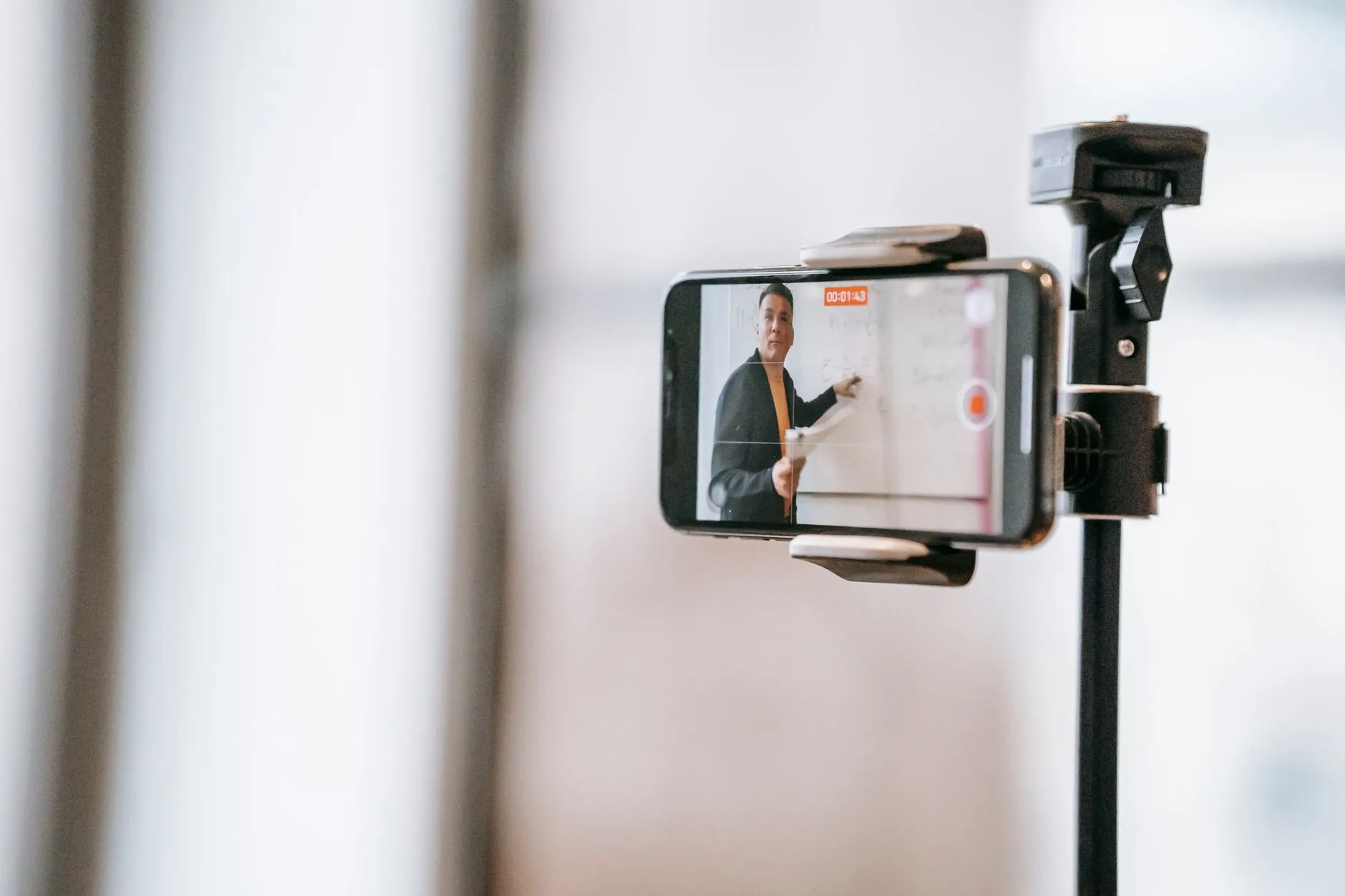 通辽中发商贸日用百货批发供货体系及品类覆盖说明